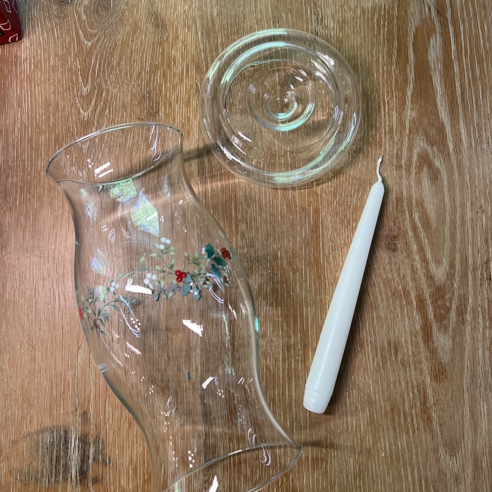 Vintage 1997 Pfaltzgraff Winterberry 11.5" Glass Hurricane Shade Candle Base - Picture 4 of 6